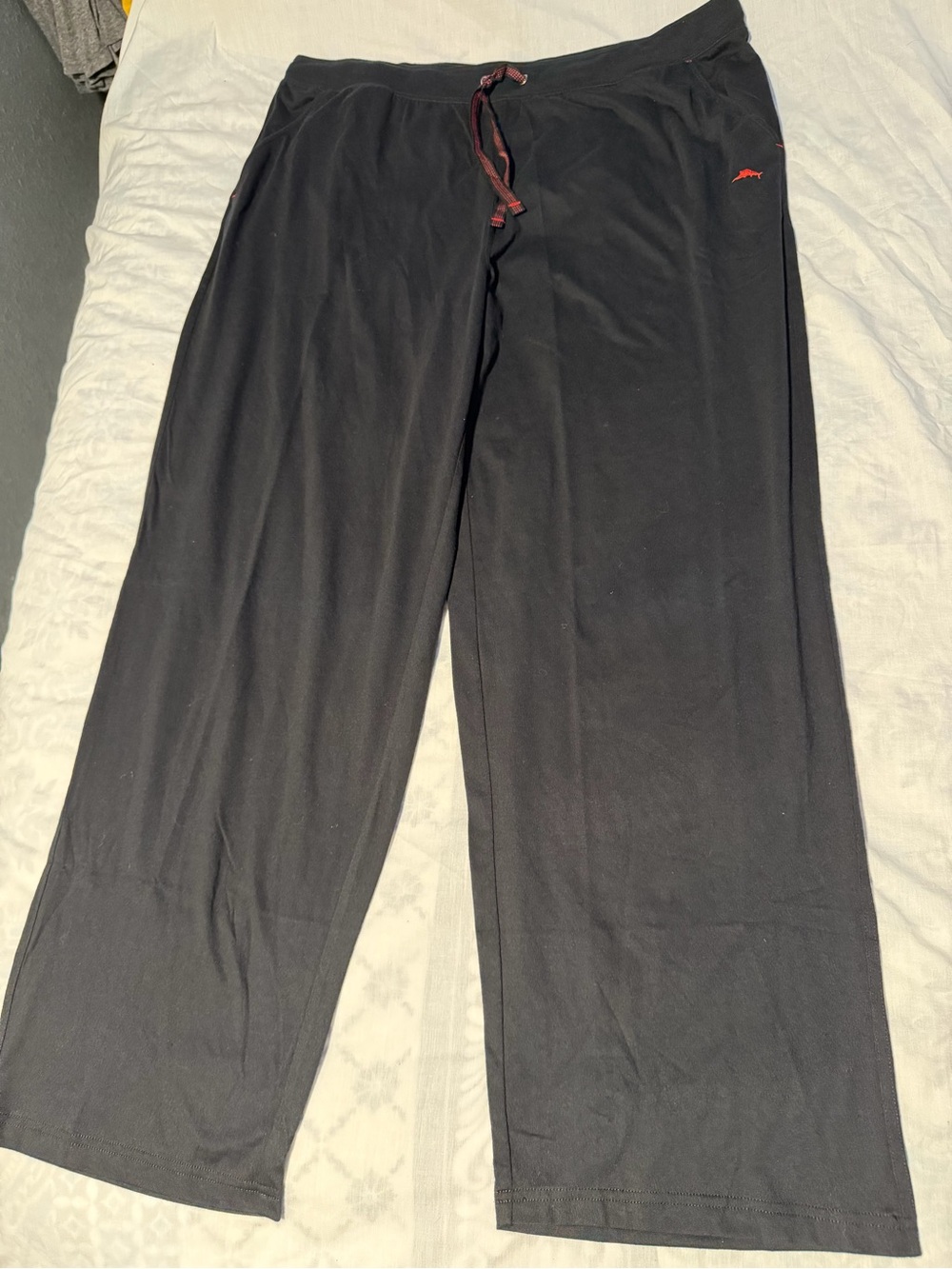Tommy Bahama men’s Black Lounge Joggers with Maroon Drawstring size XL